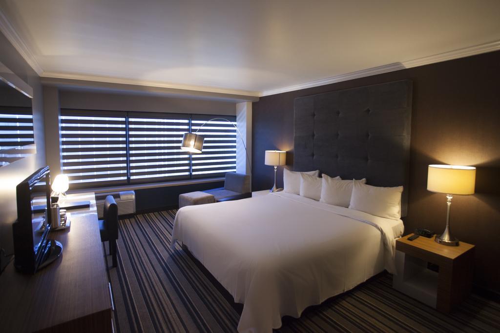 Premier King Room - Non-Smoking
